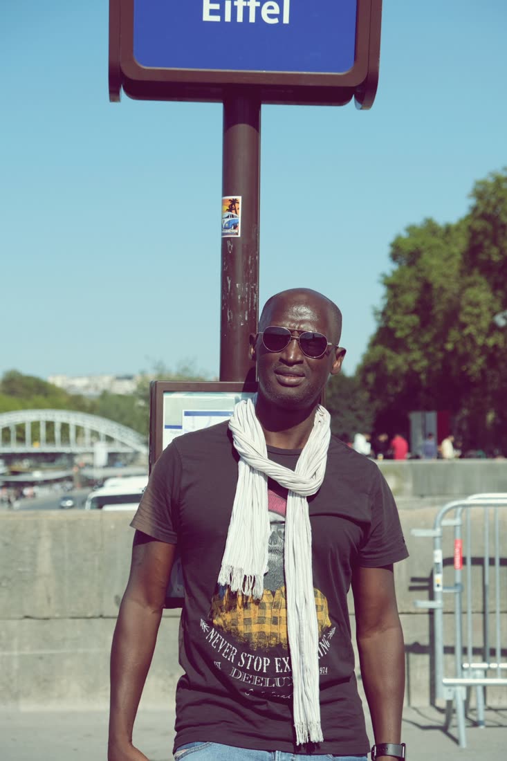 Ab Del Castro à Paris, près de la Tour Eiffel